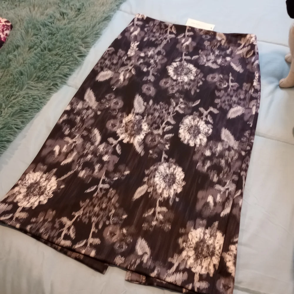 2 Skirts New York & Company Pink and Black Floral Skirs. NWT - Picture 9 of 13
